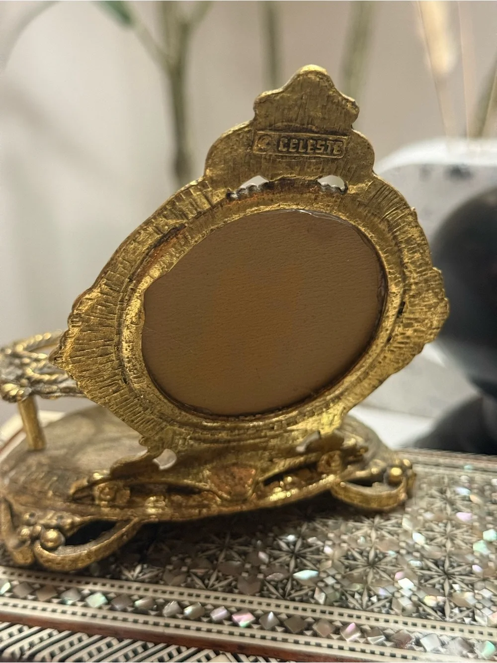 VTG Celeste | Gold Brass Lipstick Holder with a Small Mirror